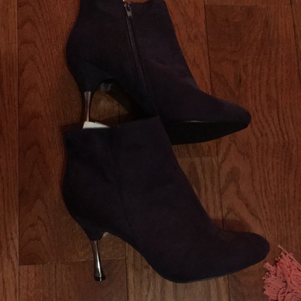 Liberty  dressy Purple suede Booties